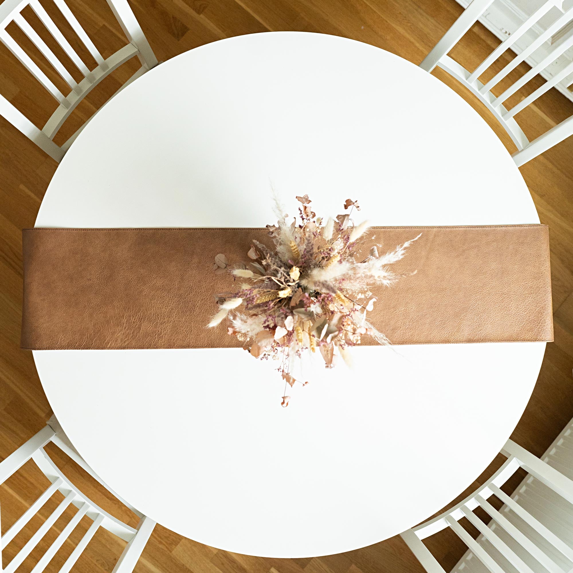 Chemin de Table en Cuir Nappa Italien – Élégance Artisanale et Design Unique pour Décoration Intérieure 0