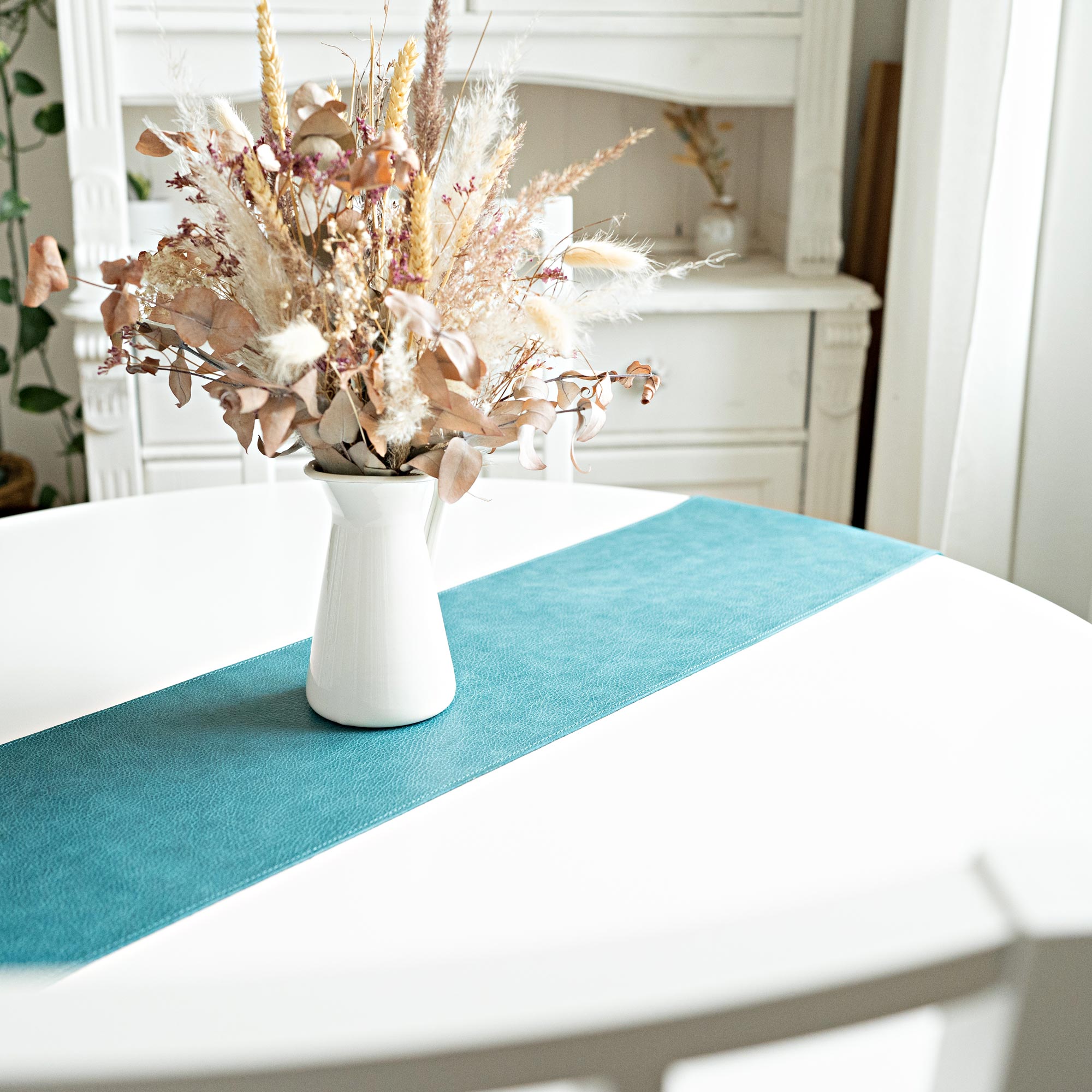 Chemin de Table en Cuir Nappa Italien – Élégance Artisanale et Design Unique pour Décoration Intérieure 3