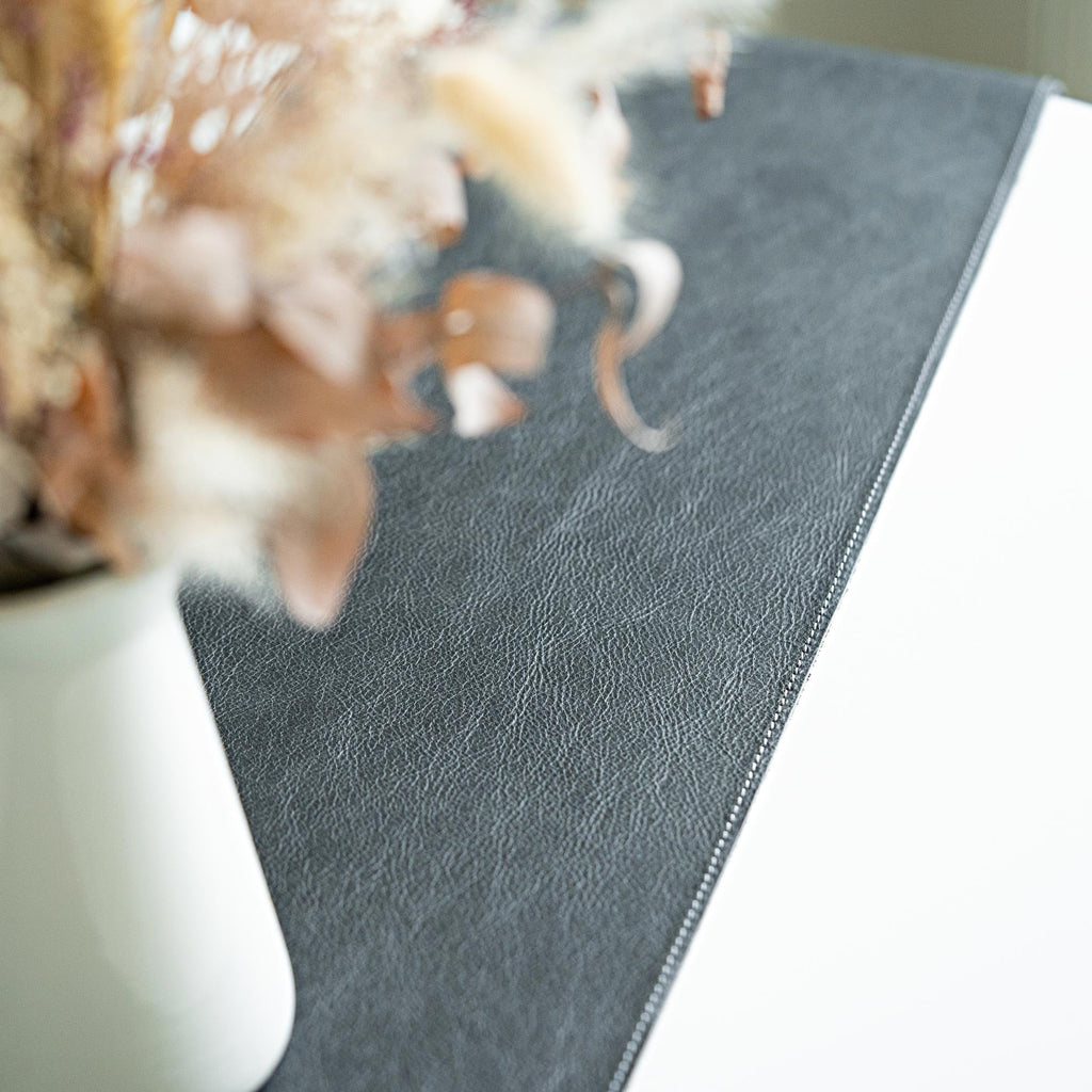 Chemin de Table en Cuir Nappa Italien – Élégance Artisanale et Design Unique pour Décoration Intérieure 7