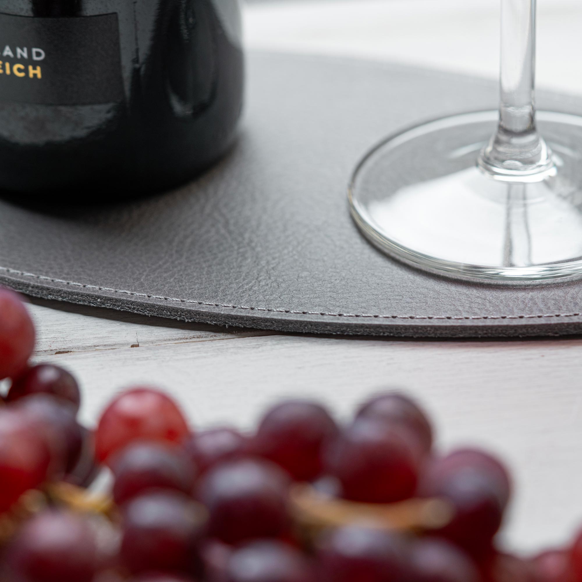 Dessous de Verre Personnalisé en Cuir Nappa Large – Élégance et Antidérapant pour Tasses et Bouteilles 4