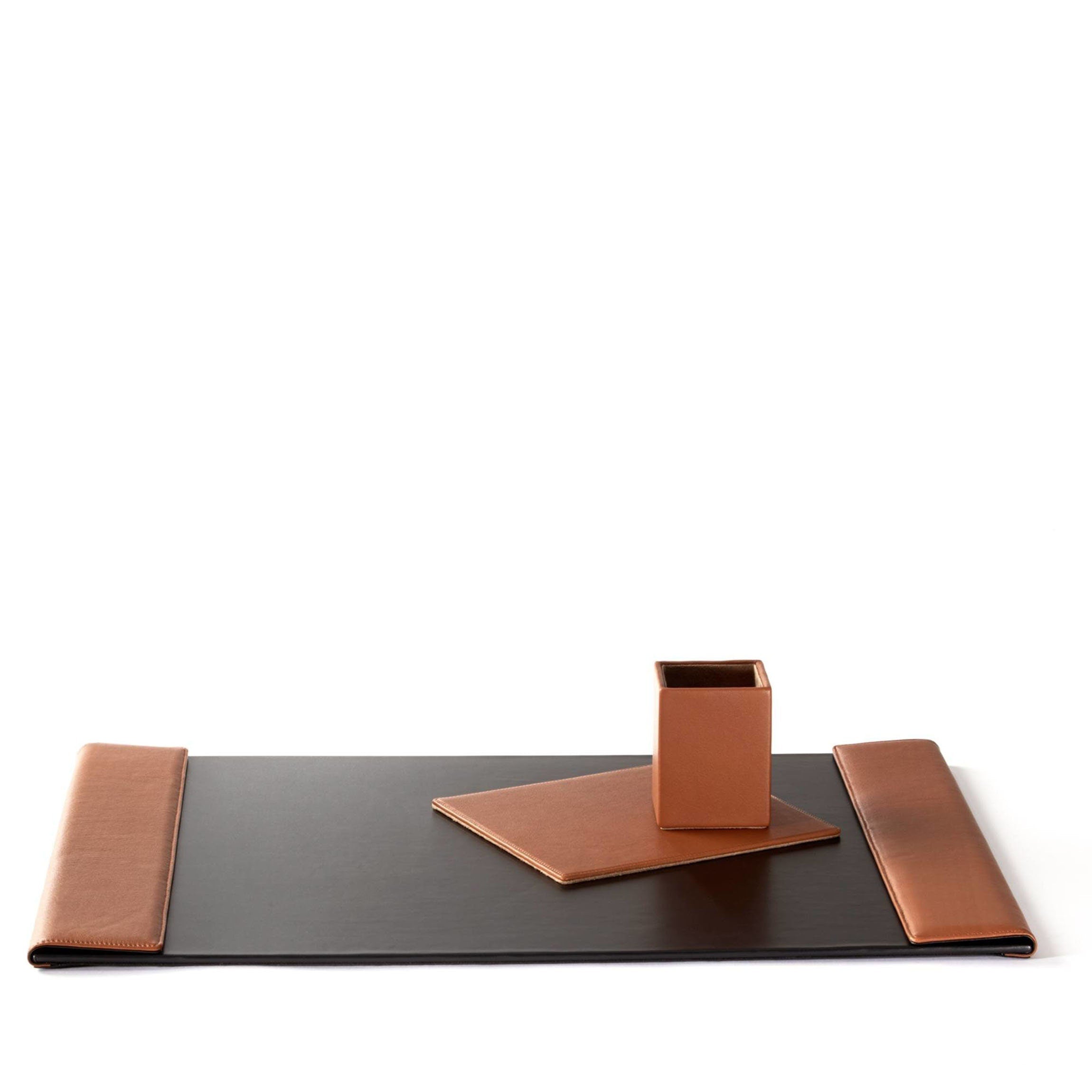 Ensemble d'accessoires de bureau classiques couleur cognac 0