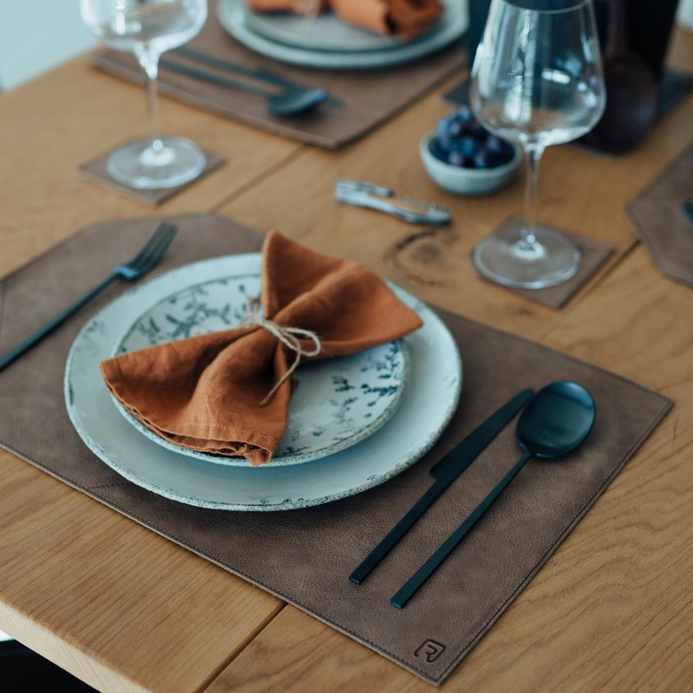 Set de Table en Cuir Nappa – Ensemble de 8 Sets de Table et 8 Dessous de Verre Élégants pour Salle à Manger 7