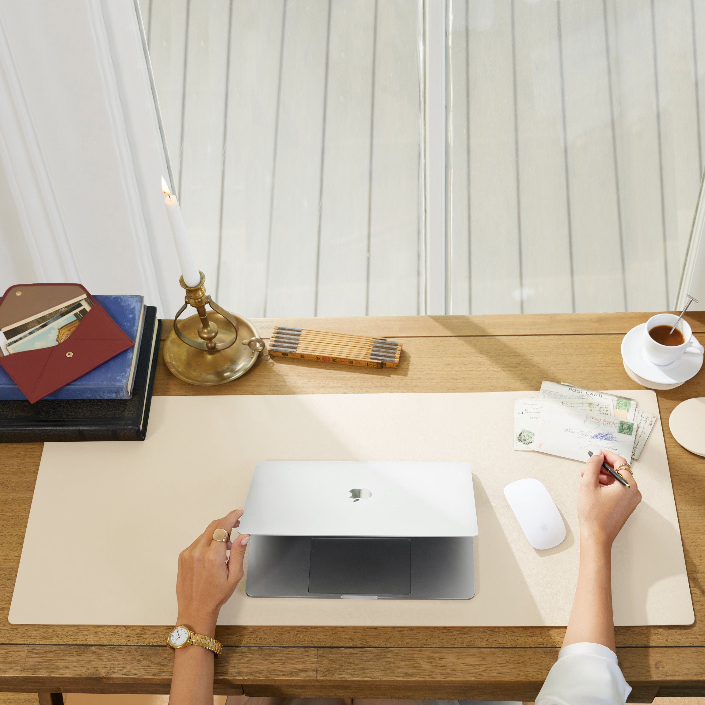 Sous-main de bureau moderne extra long couleur colombe 1